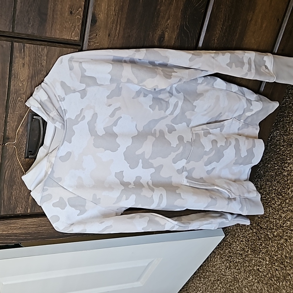 Boys camo hoodie.  Size large(12/14)